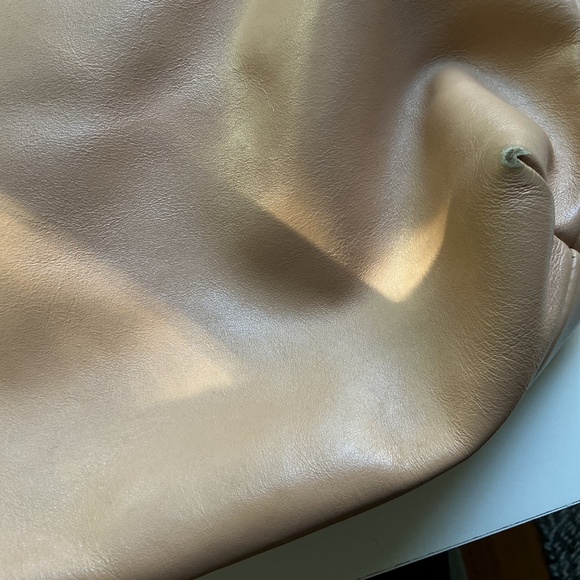 Well loved want Les essentials bag - Picture 2 of 4